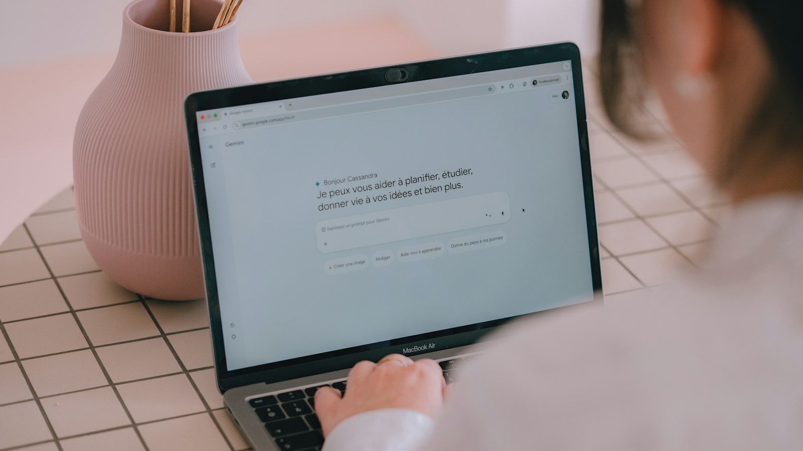 How to Get Your Business Recommended by ChatGPT, Gemini and Google AI Overviews